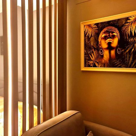 Sunny Apartment - Blloku Tirana, Near Lake エクステリア 写真