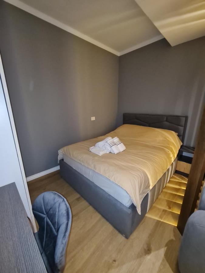 Sunny Apartment - Blloku Tirana, Near Lake エクステリア 写真