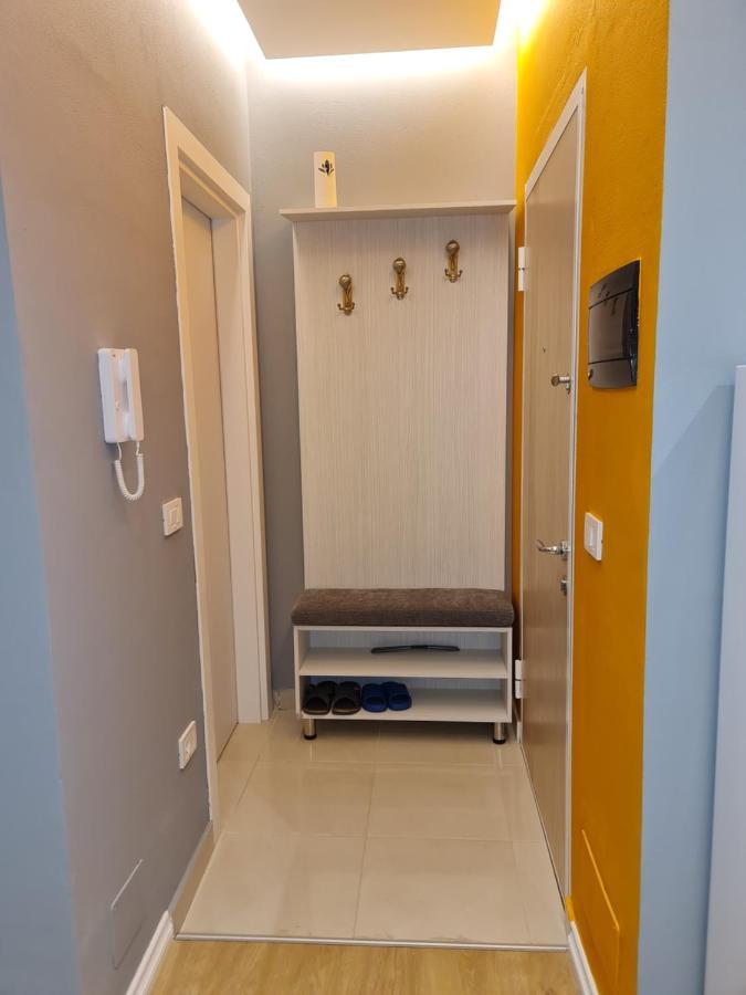 Sunny Apartment - Blloku Tirana, Near Lake エクステリア 写真
